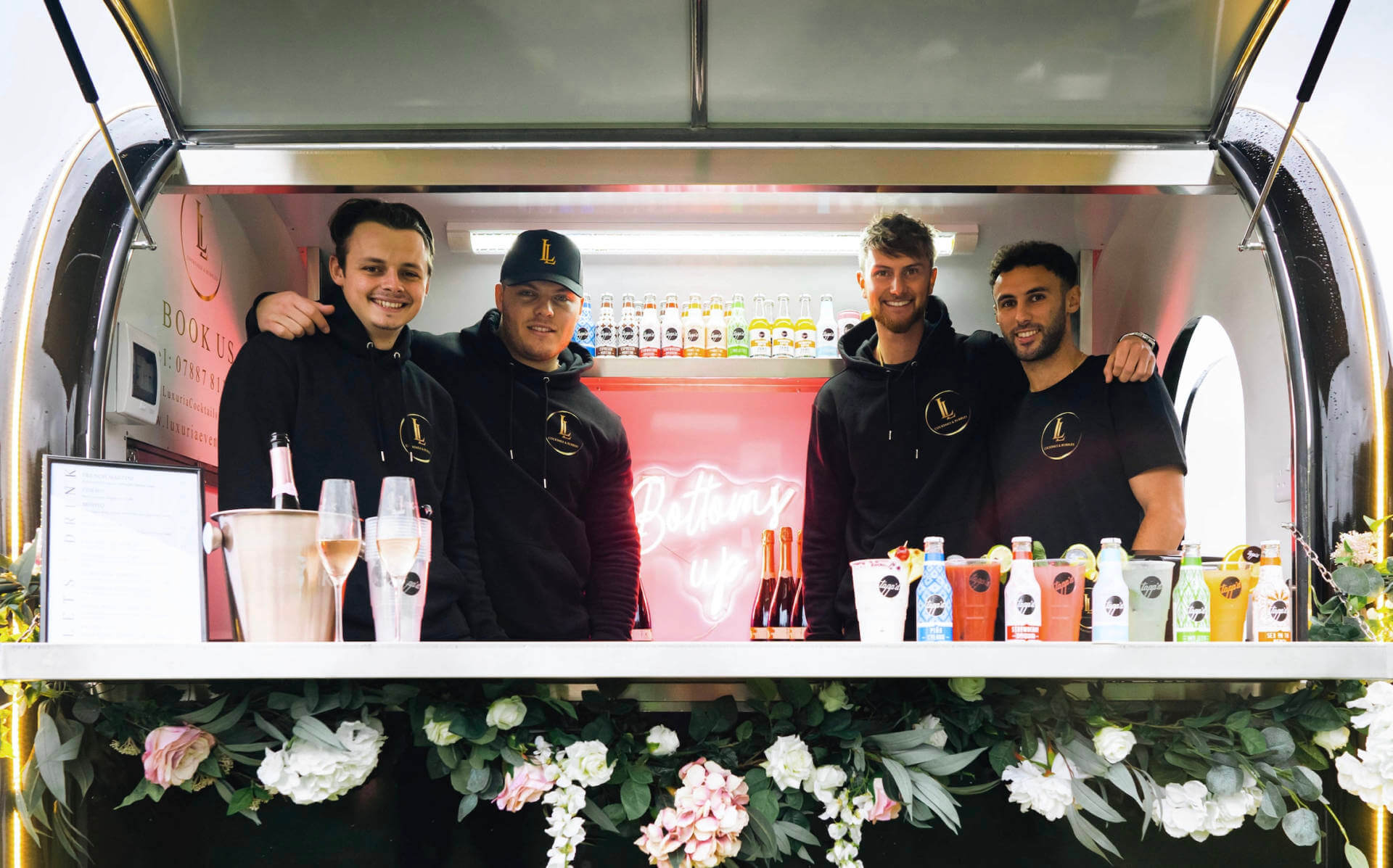BOOK OUR LUXURY COCKTAILS AND BUBBLES TRAILERS FOR YOUR OUTDOOR EVENTS
